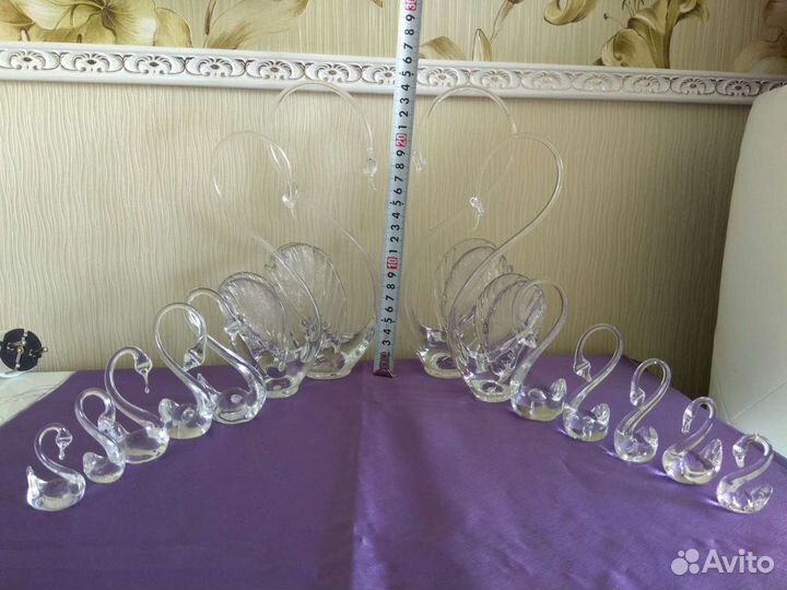 Стая хрустальных лебедей