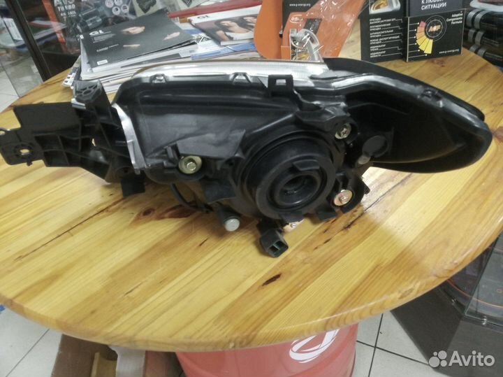 Фара правая Митсубиси Оутлендер 1