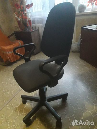 Комьютерный стул