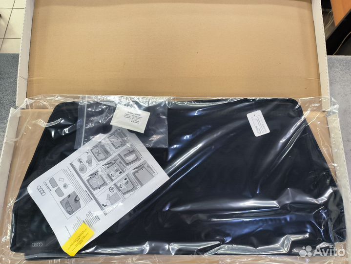 Комплект от солнца стекол задних дверей Audi Q7 4L