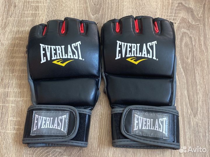 Боксерские перчатки everlast