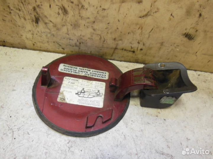 Лючок бензобака Opel Omega