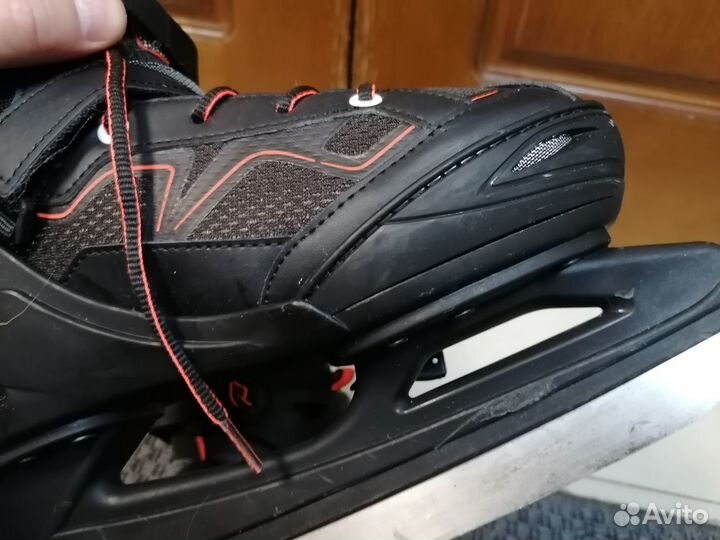 Коньки хоккейные