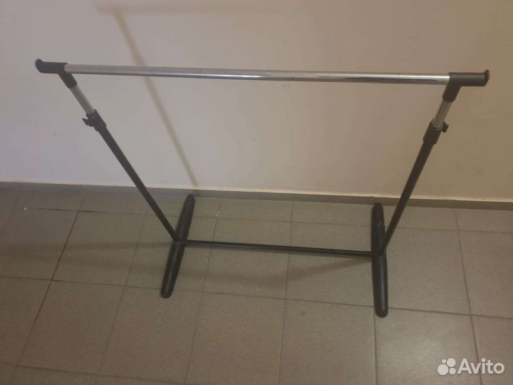 Стойка для одежды