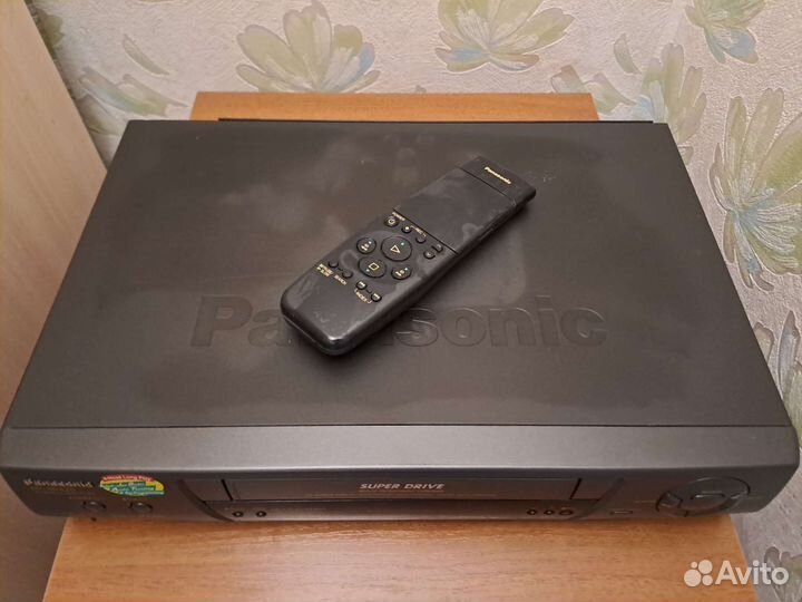 Видеомагнитофон Panasonic NV-SD420