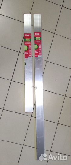 Алюминиевые правила для стяжки пола с уровнем sola