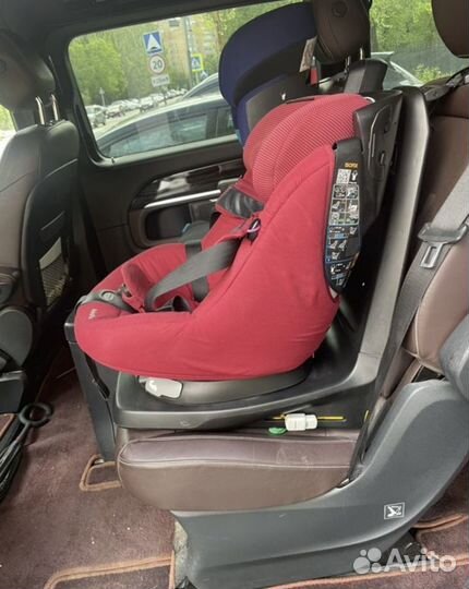 Детское поворотное автокресло Maxi-Cosi AxissFix