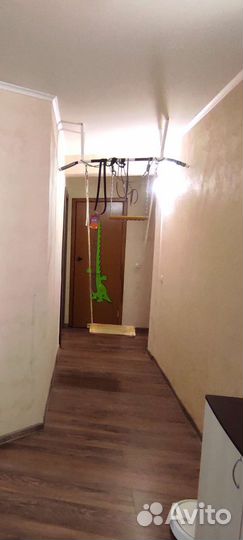 Турник потолочный с детскими качелями