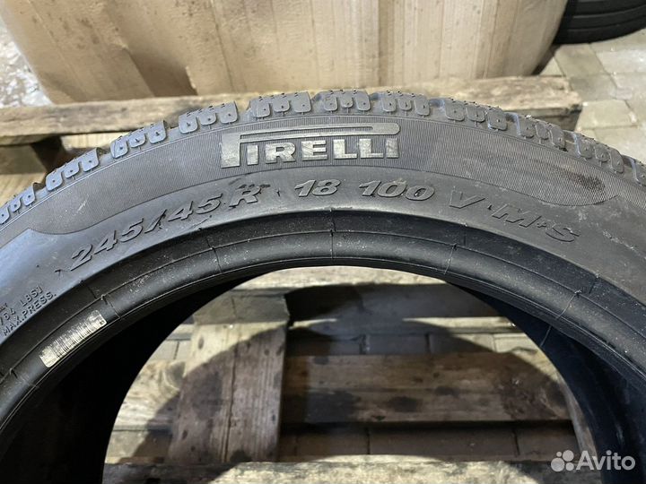 Pirelli Winter Sottozero 240 Serie II 245/45 R18