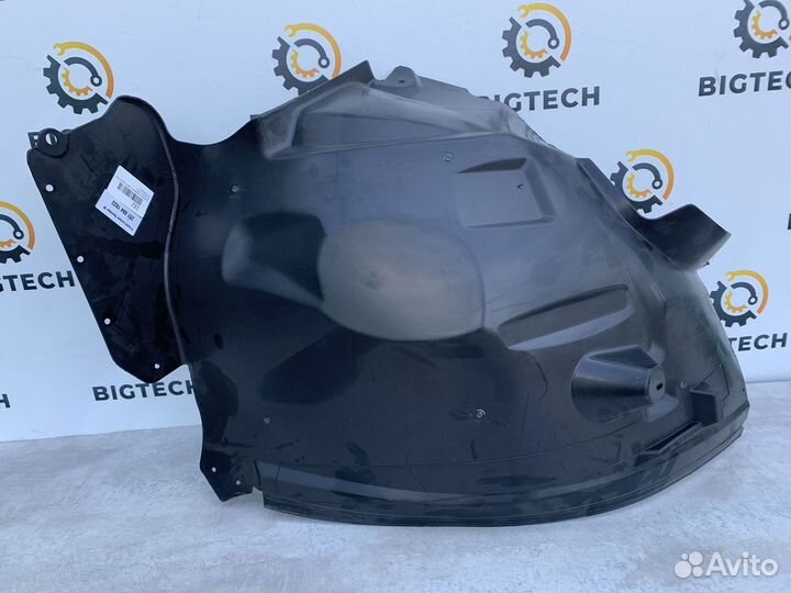 Подкрылок передний Mercedes W251 A2518841822