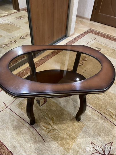 Столик журнальный со стеклом