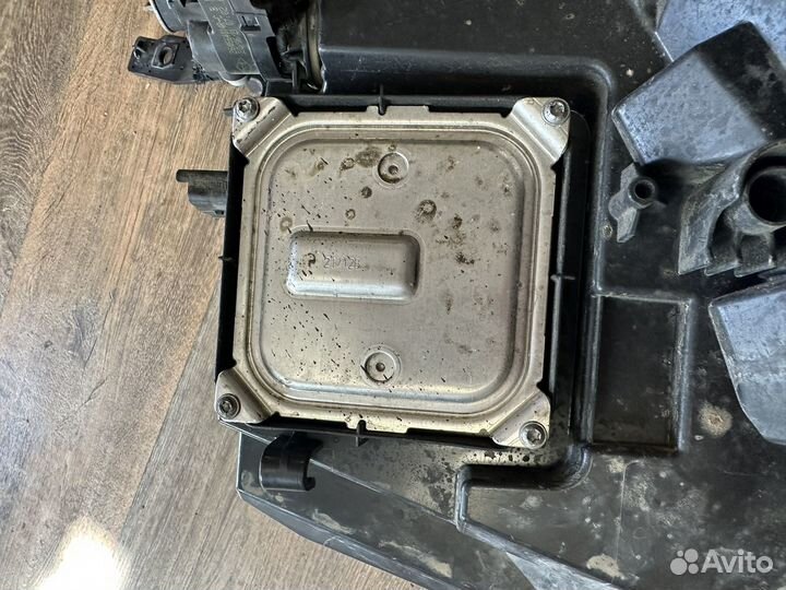 Renault arkana правая фара