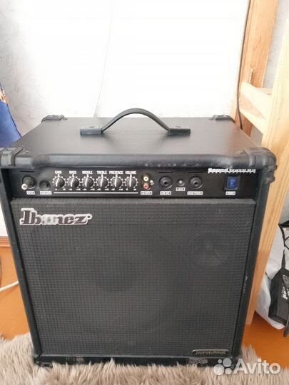 Басовый комбоусилитель Ibanez, 65v