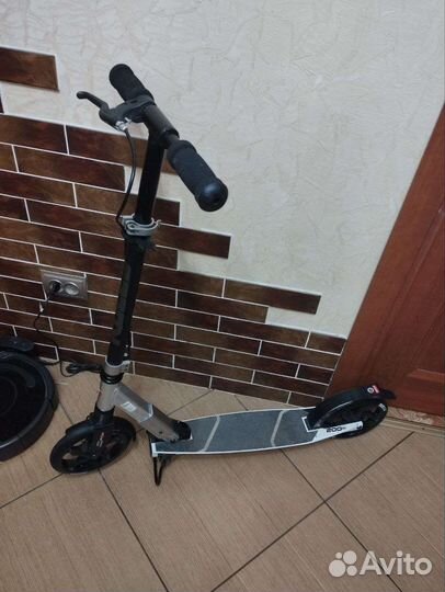 Самокат взрослый с большими колесами