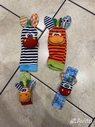 Погремушки для новорожденных