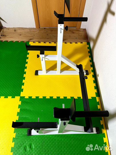 Стойка для штанги и скамья для жима