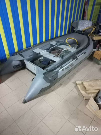 Лодка с мотором