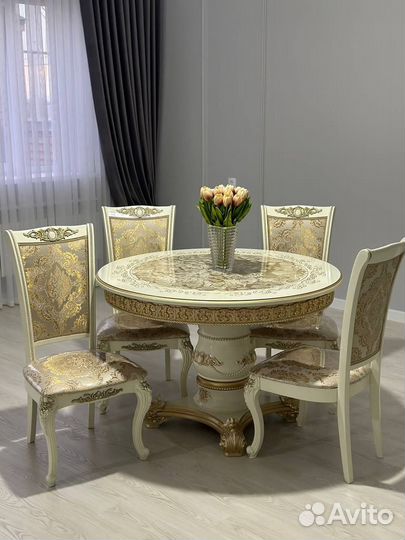 Кухонный стол