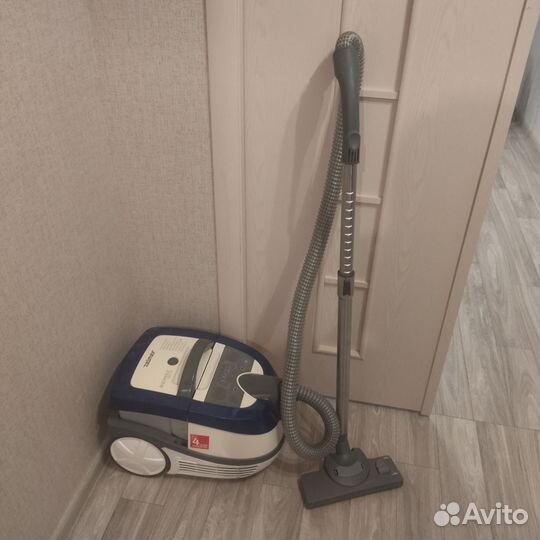 Моющий пылесос Zelmer aquawelt 1600