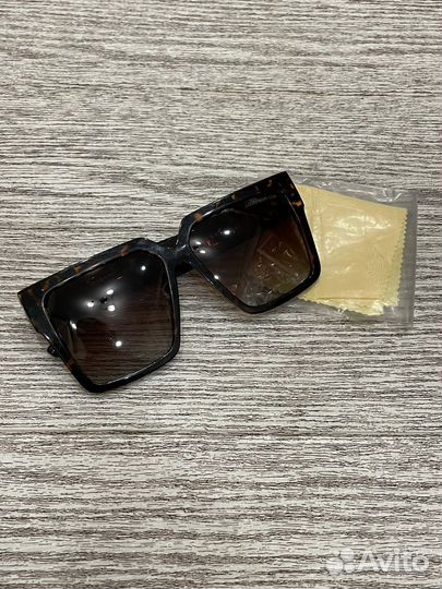 Солнцезащитные очки louis vuitton