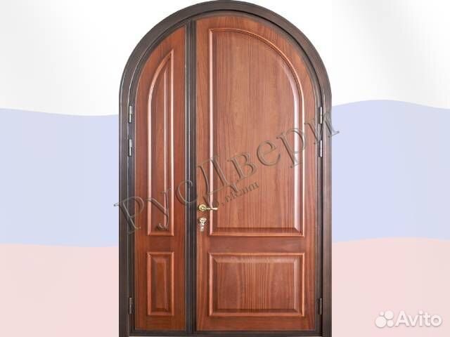 Полуторастворчатая арочная дверь с массивом дуба