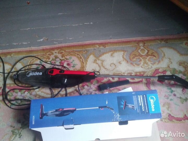 Пылесос вертикальный