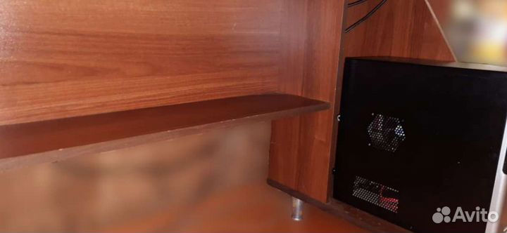 Компьютерный стол