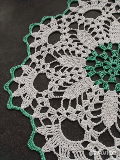 Салфетка вязаная 31 см (ручная работа)