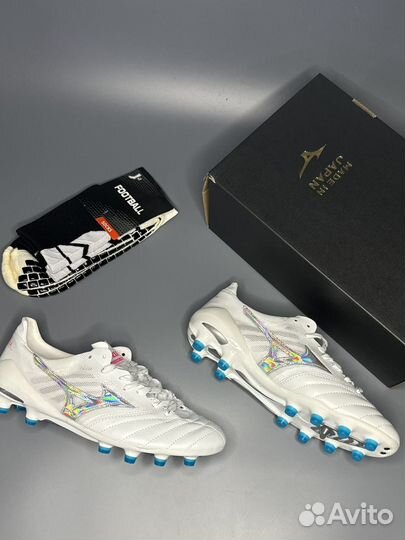 Футбольные бутсы mizuno