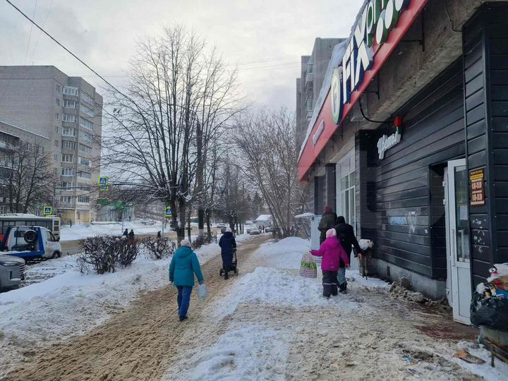 Первая линия, витрина, 60 м²