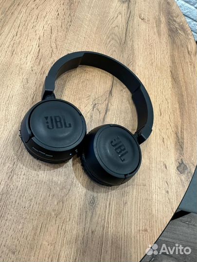 Беспроводные наушники jbl