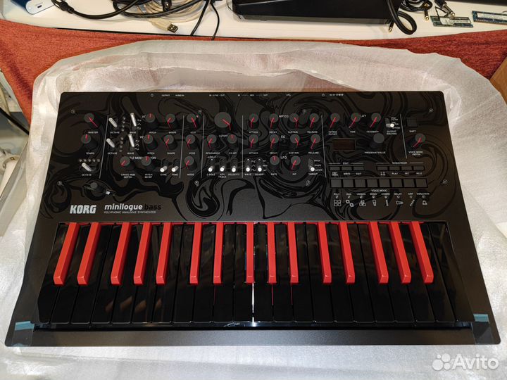 Korg Minilogue Bass новый