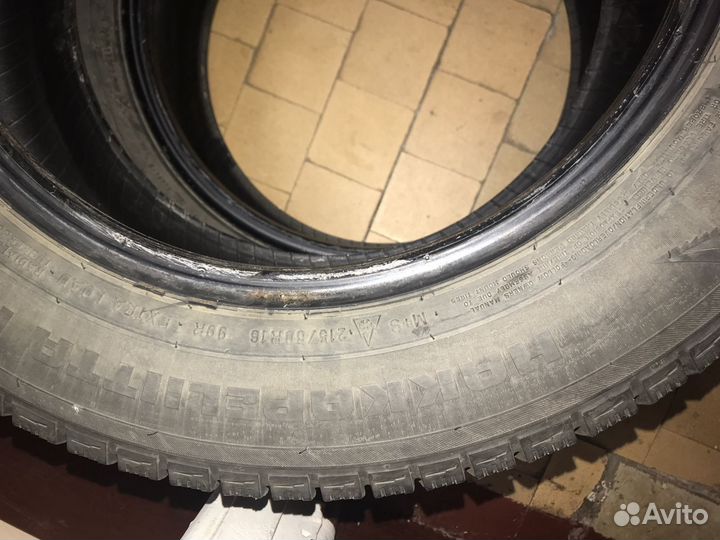 Nokian Tyres Hakkapeliitta R 215/60 R16 99R
