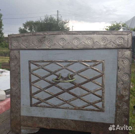 Сундук деревянный старинный