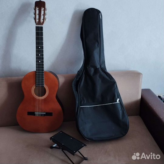 Акустическая гитара