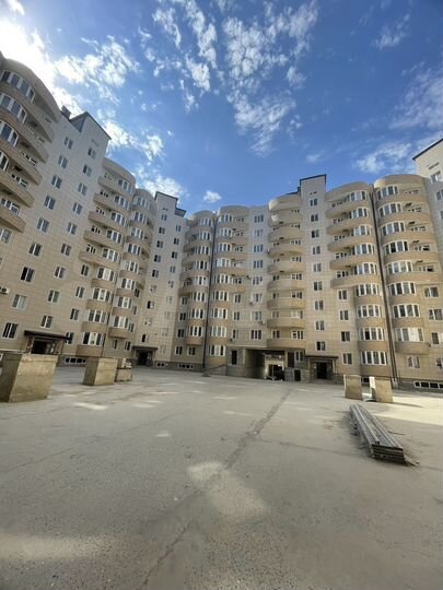3-к. квартира, 100 м², 8/10 эт.