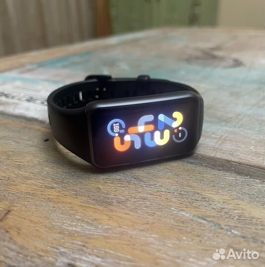 Фитнес-браслет Huawei Band 6