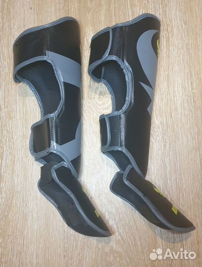 Защита голени и стопы Ringhorns Charger (Venum)