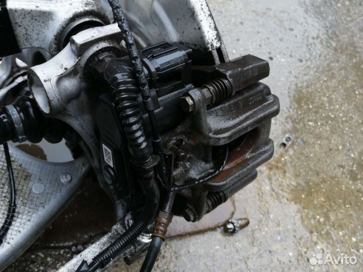 Суппорт тормозной задний BMW 5-series F10