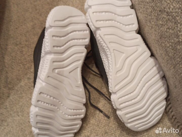 Кроссовки женские 39р