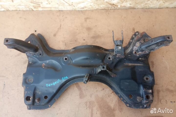 Подрамник Peugeot 206 1,4 АКПП