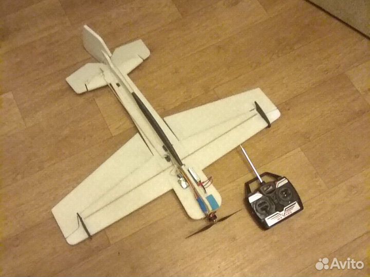 Радиоуправляемый самолёт готовый к полёту