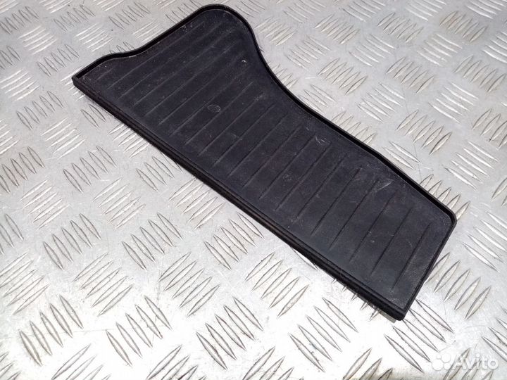 Б/У Коврик бардачка#001