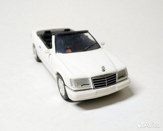 Mercedes-Benz E320 кабриолет 1/43 Herpa Б.2484