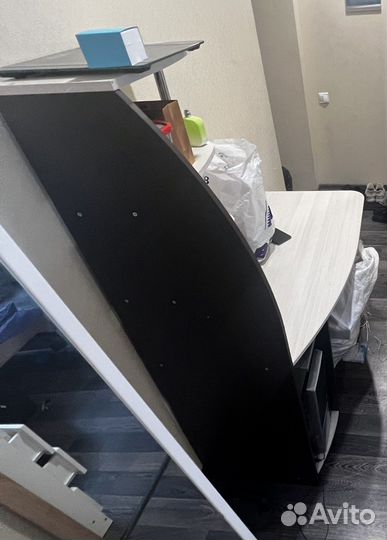 Компьютерный стол IKEA белый