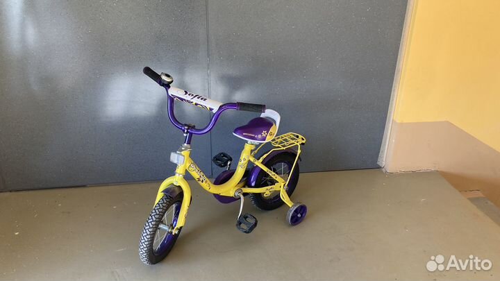 Четырехколесный велосипед