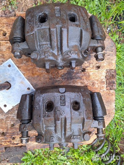 Суппорта тормозные передние chariot grandis n84