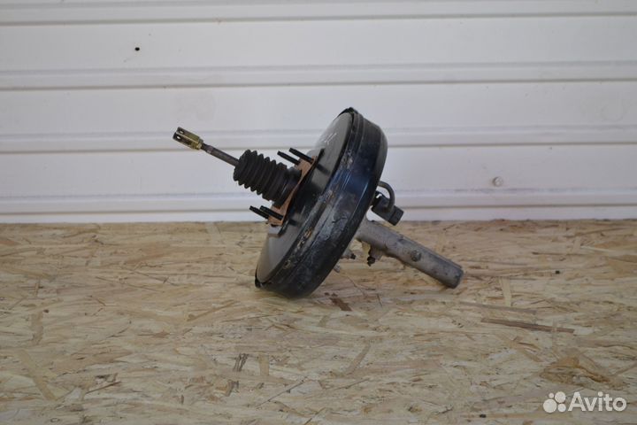 Тормозной вакуум Toyota Noah R60