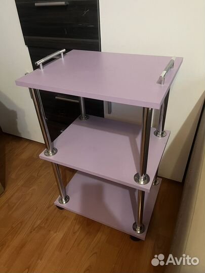 Этажерка на колесиках