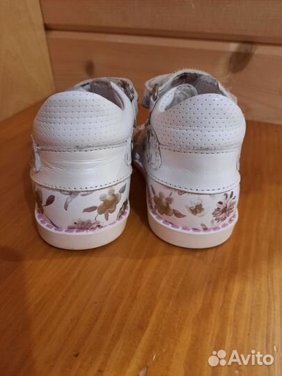 Сандалии для девочки (17 р)